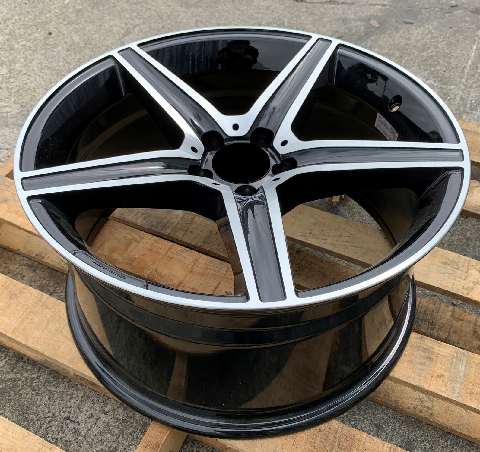 18-inch black machined OE Style Wheels for Mercedes-Benz CLA, E-Class, S-Class, AMG models, automotive rims and wheels.
