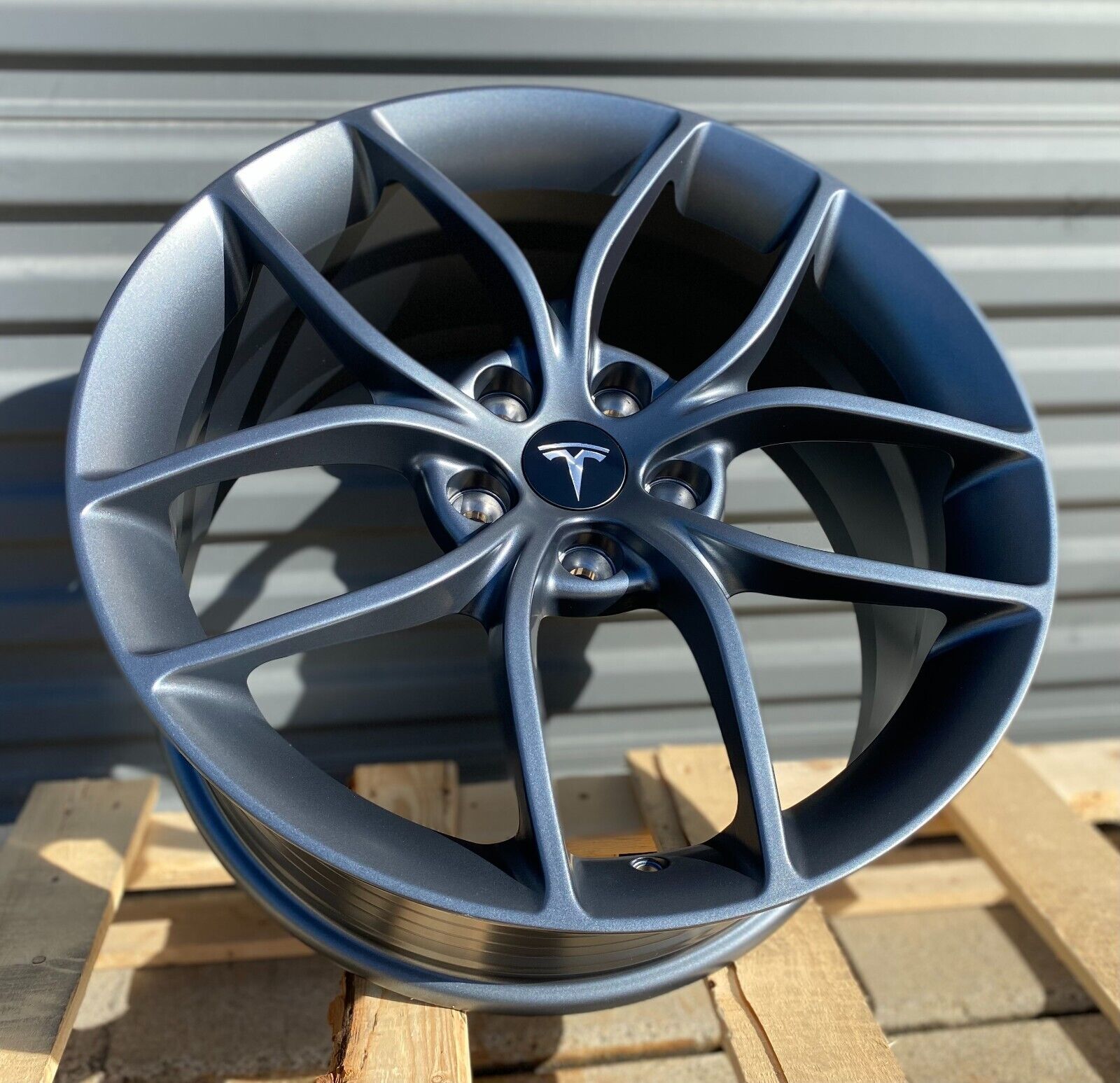 18-inch gunmetal OE Style Wheels for Tesla Model 3 AWD, RWD, Long Range, Flow Forming automotive rims and wheels.