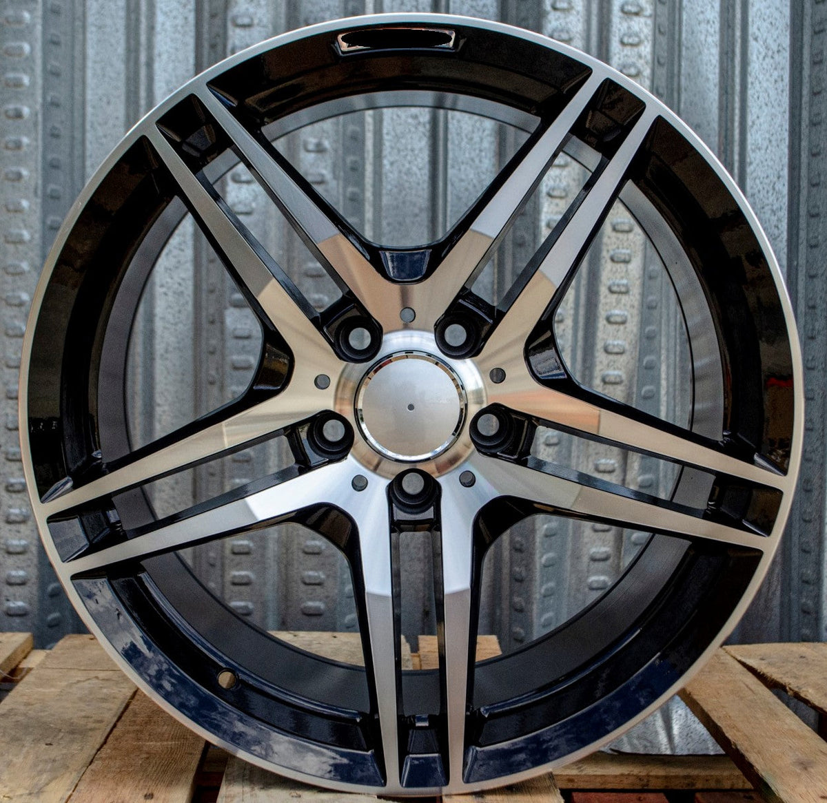 19-inch black machined face Mercedes wheels by OE Style Wheels for CLA, C-Class, E-Class, S-Class, and AMG models.