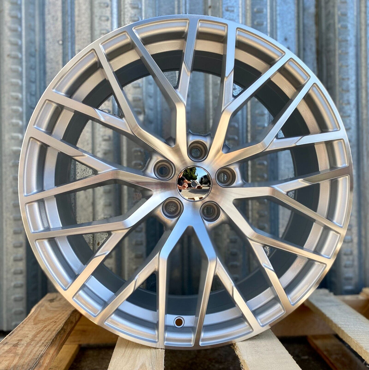 19-inch OE Style R8 wheels with a sleek design, fitting Audi A3, S3, A4, S4, A5, S5, A6, S6, A7, S7, A8, S8, Q5, SQ5, RS5, RS