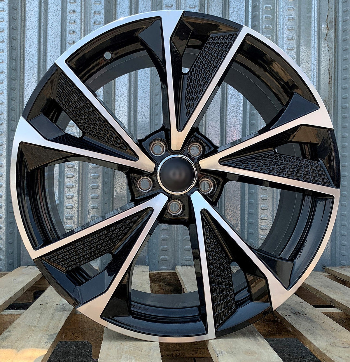 20-inch RS7 style alloy wheels from OE Style Wheels fitted on Audi A3, S3, A4, S4, A5, S5, A6, S6, A7, S7, A8, S8, Q5, SQ5, RS3, RS