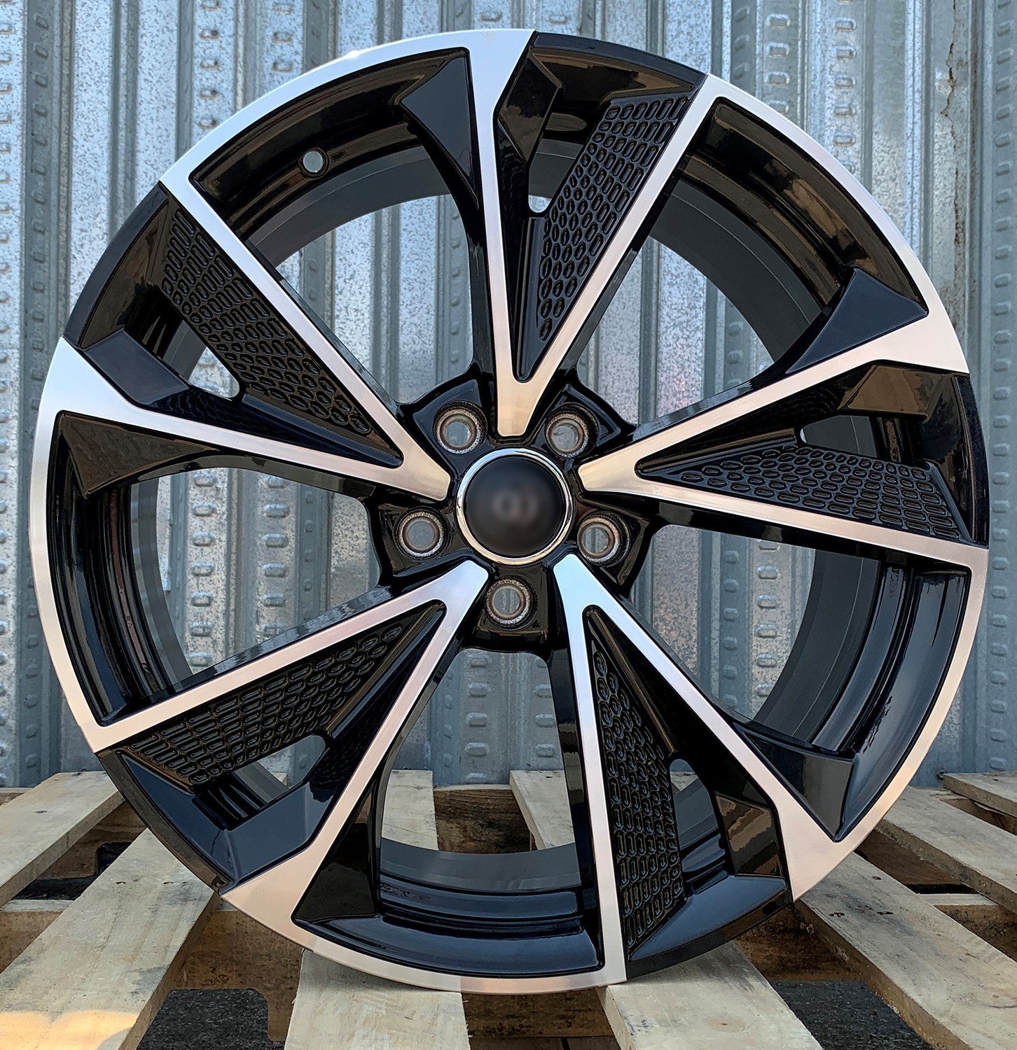 20-inch RS7 style alloy wheels from OE Style Wheels fitted on Audi A3, S3, A4, S4, A5, S5, A6, S6, A7, S7, A8, S8, Q5, SQ5, RS3, RS