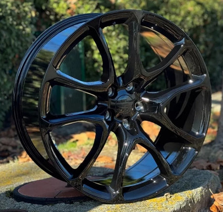 20-inch Hellcat style Gloss Black wheels from OE Style Wheels on Dodge Durango and Jeep Grand Cherokee SUVs.