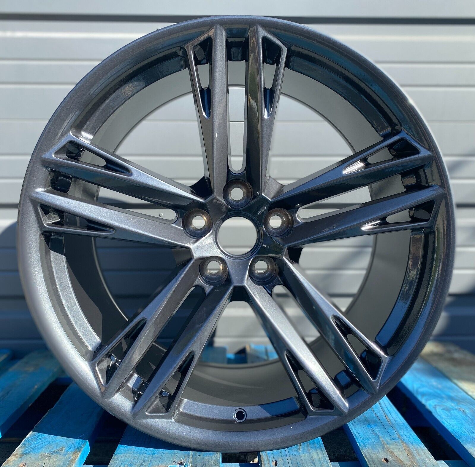 20-inch ZL1 style gun metal wheels by OE Style Wheels fitted on a Chevrolet Camaro ZL1 SS LT, showcasing sleek automotive rims.