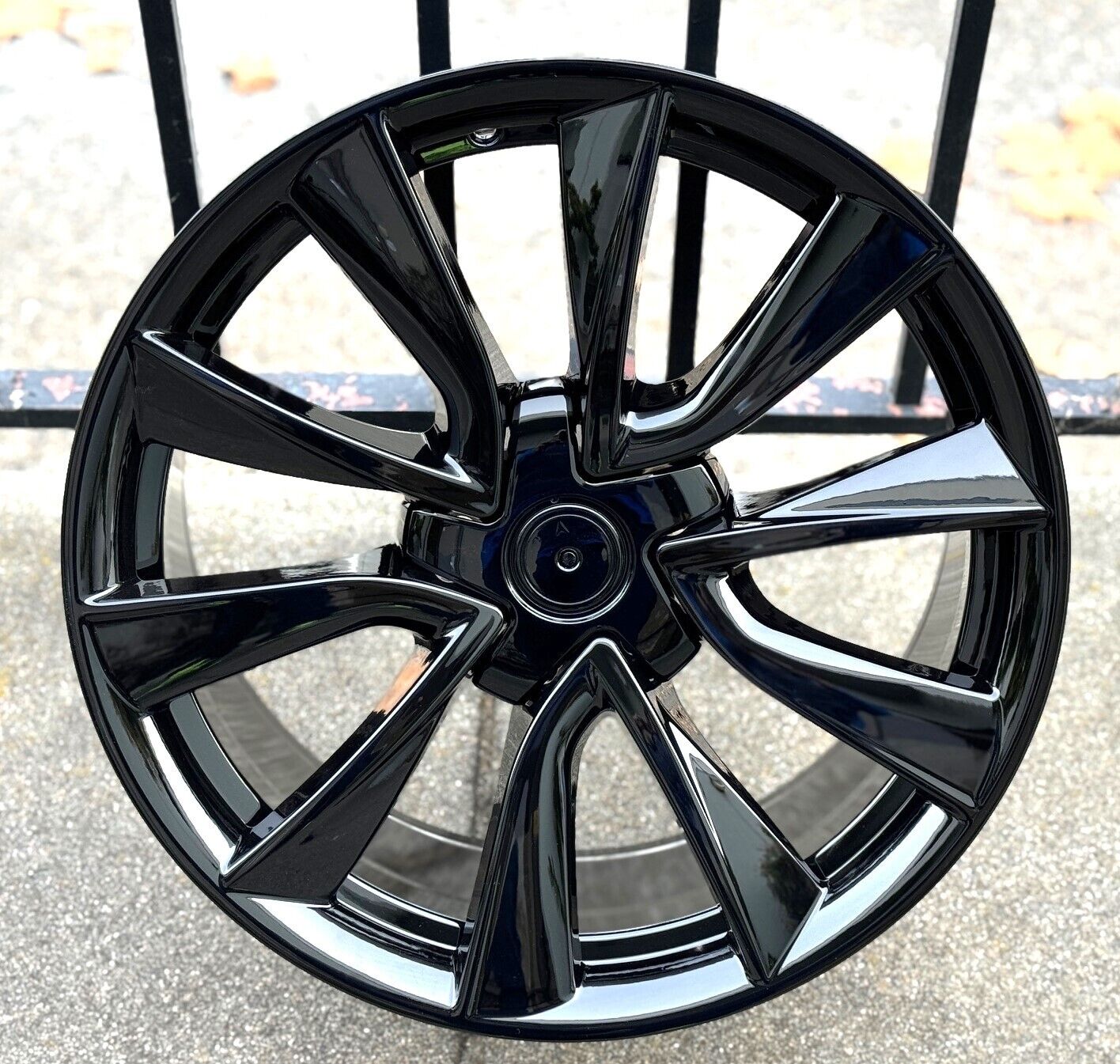 22-inch gloss black OE Style Wheels for Tesla Model S and X, showcasing sleek automotive rims and modern wheel design.