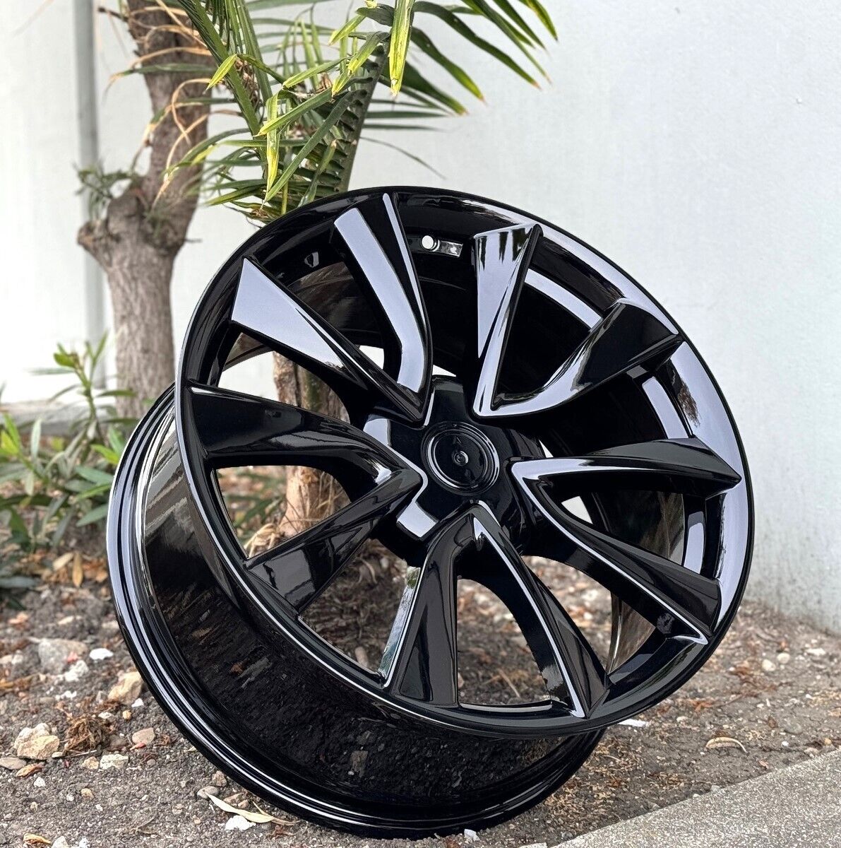 22-inch gloss black OE Style Wheels for Tesla Model S and X, showcasing sleek automotive rims and wheel design.