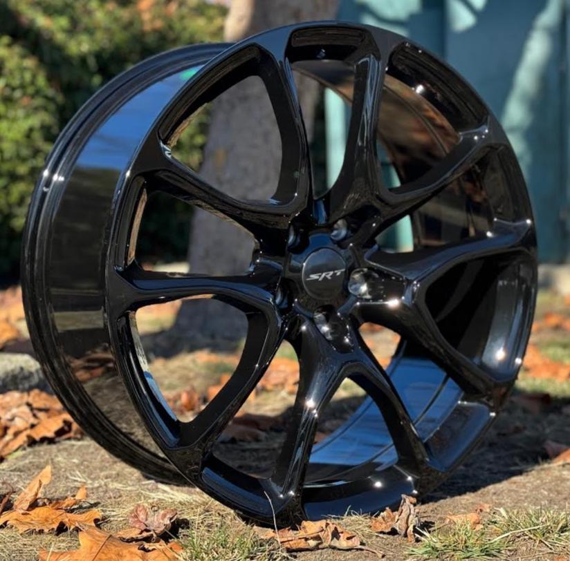 22-inch Hellcat style gloss black wheels by OE Style Wheels for Dodge Durango and Jeep Grand Cherokee SUVs.