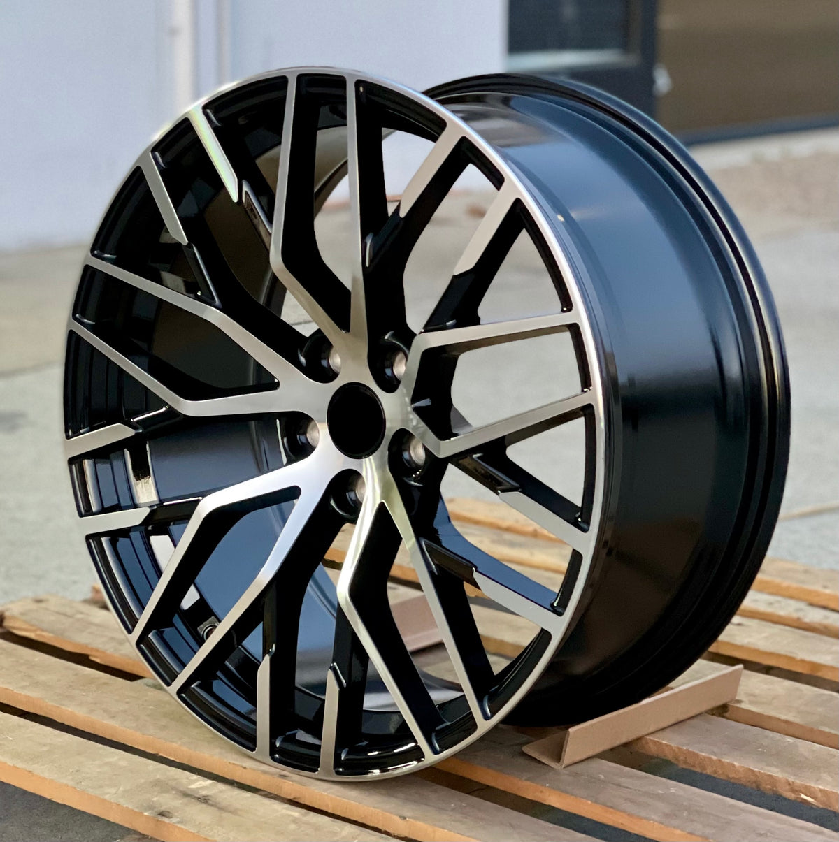 Black machined 19-inch R8 style wheels from OE Style Wheels fitted on Audi A3, S3, A4, S4, A5, S5, A6, S6, A7, S7, A8, S8, Q5, SQ5, RS