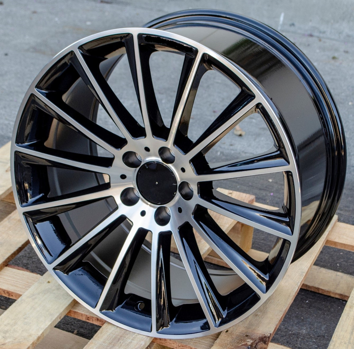 18-inch black machined face wheels by OE Style for Mercedes CLA250, CLA45, C250, C300 AMG automotive rims and wheels.