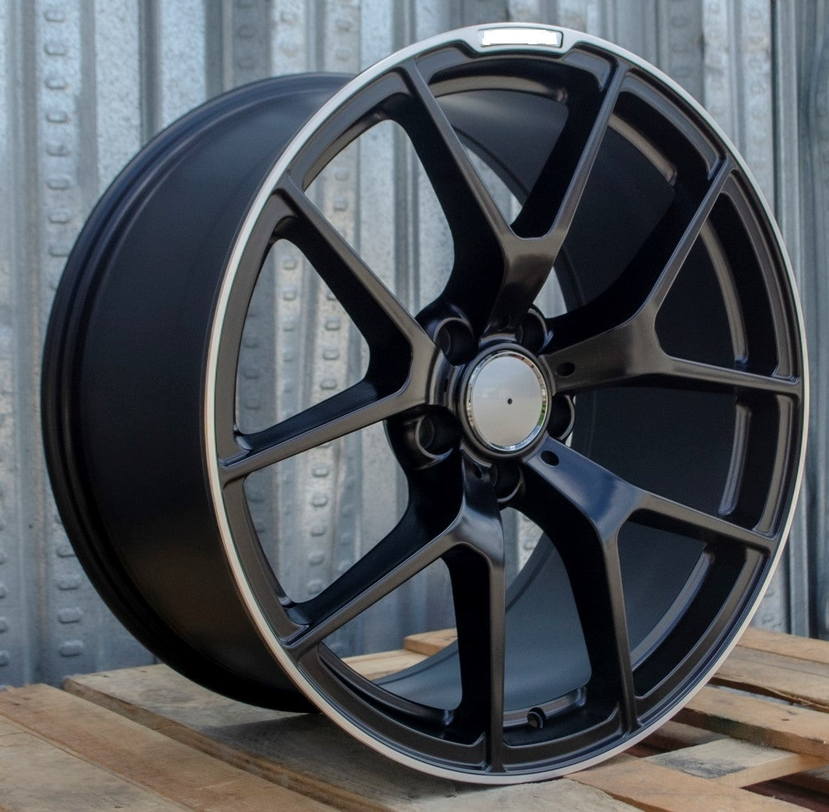 Black 18-inch OE Style Wheels with machined tips, designed for Mercedes-Benz CLA, E-Class, S-Class, and AMG models.