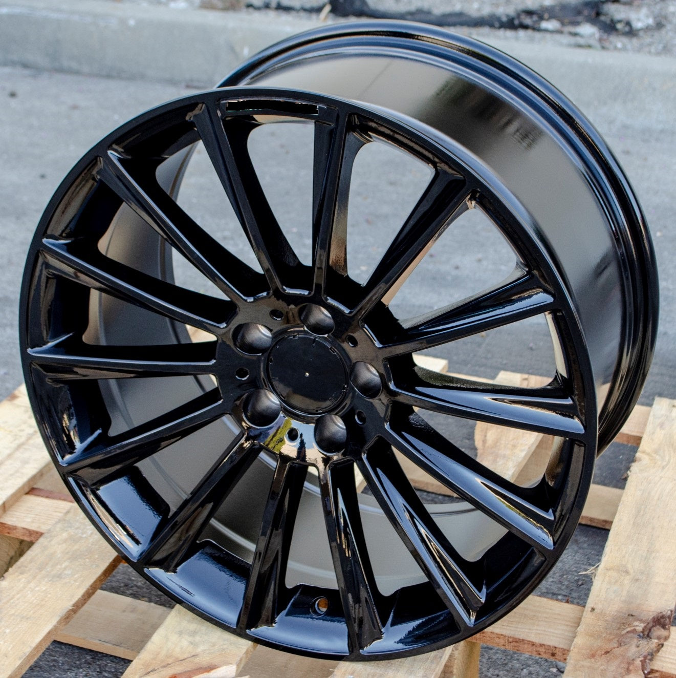 19-inch gloss black OE Style Wheels for Mercedes C-Class, E-Class, S-Class, CLS, and AMG models, featuring a sleek, modern design.