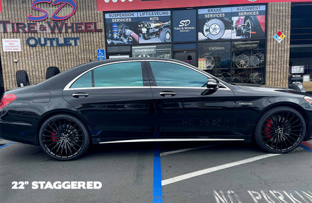 20-inch AMG style gloss black wheels for Mercedes-Benz, featuring multi-spoke design on OE Style Wheels automotive rims.