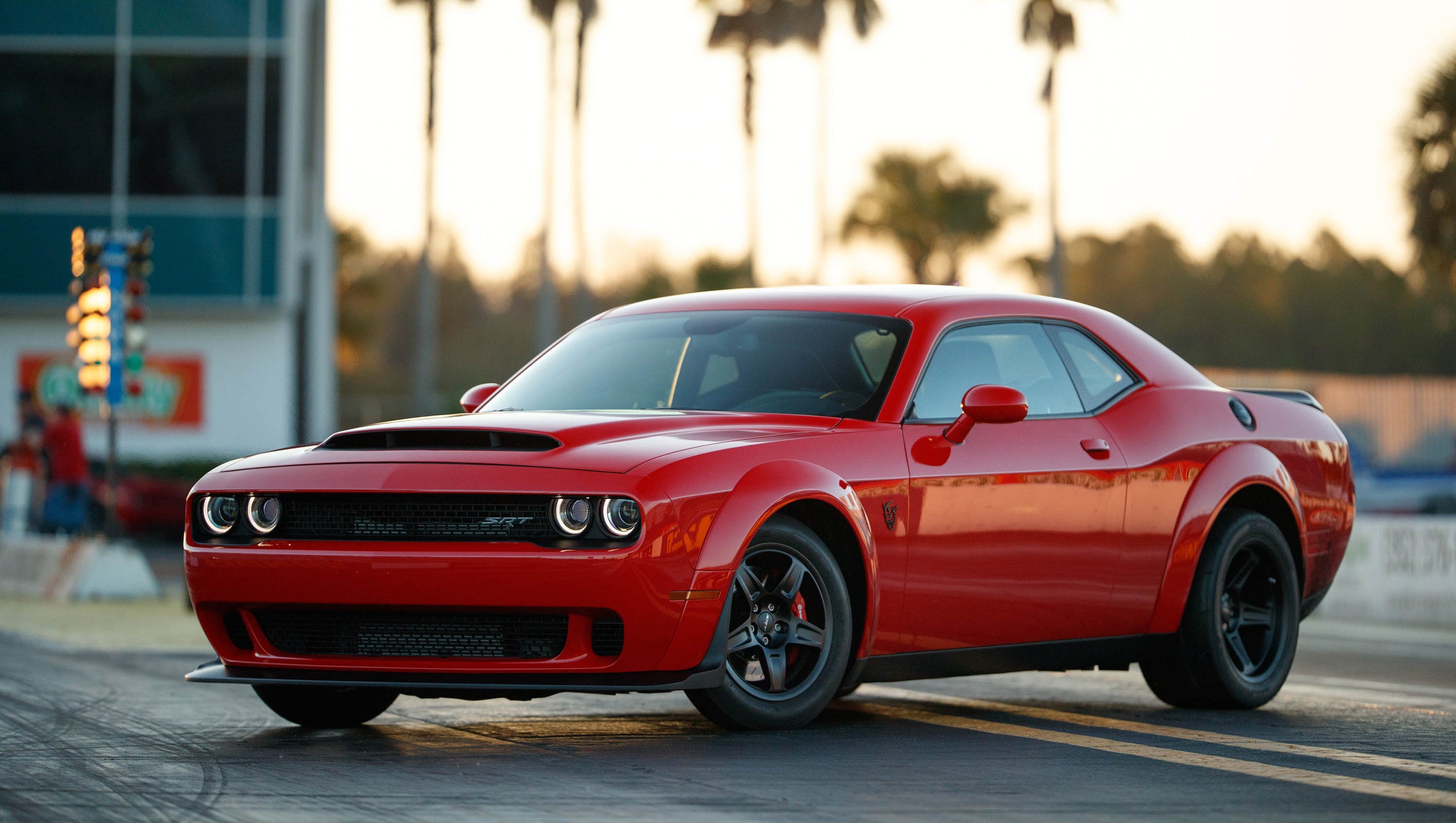 20-inch Demon Style Concave Wheels by OE Style Wheels fitted on Dodge Challenger and Charger models including GT, RT, SRT, SXT, Hellcat