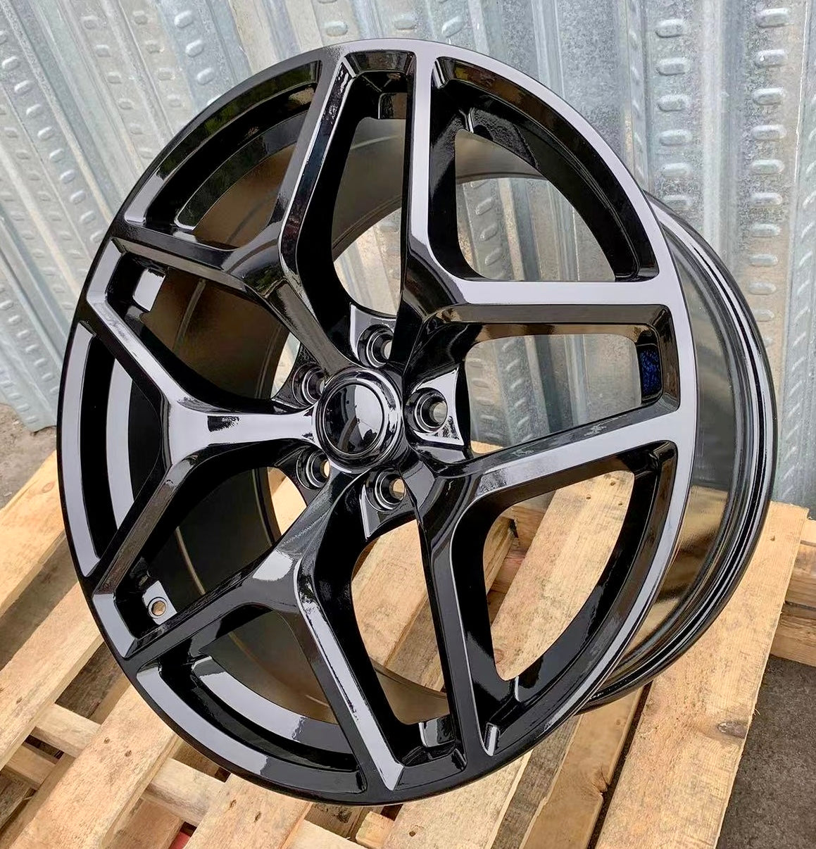 20-inch gloss black OE Style Wheels automotive rims fitting Chevy Camaro ZL1 SS LT, showcasing sleek, stylish wheel design.