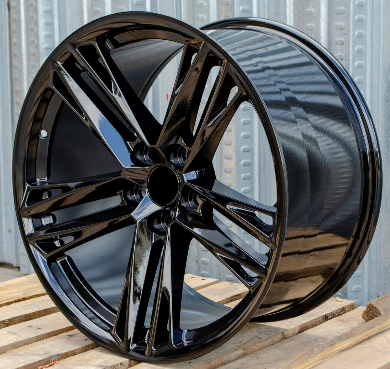 Gloss black 20-inch ZL1 style OE Style Wheels for Chevy Camaro ZL1 SS LT, showcasing the sleek automotive rim design.