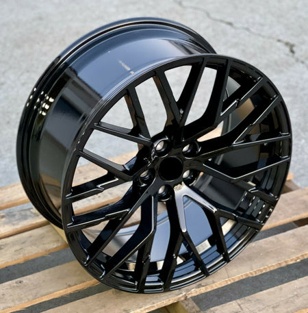 21-inch OE Style Wheels R8 design for Audi A5, S5, A6, S6, A7, S7, RS3, RS5, RS6, RS7, Q3, Q5, Q7, Q8, and E-Tron models.