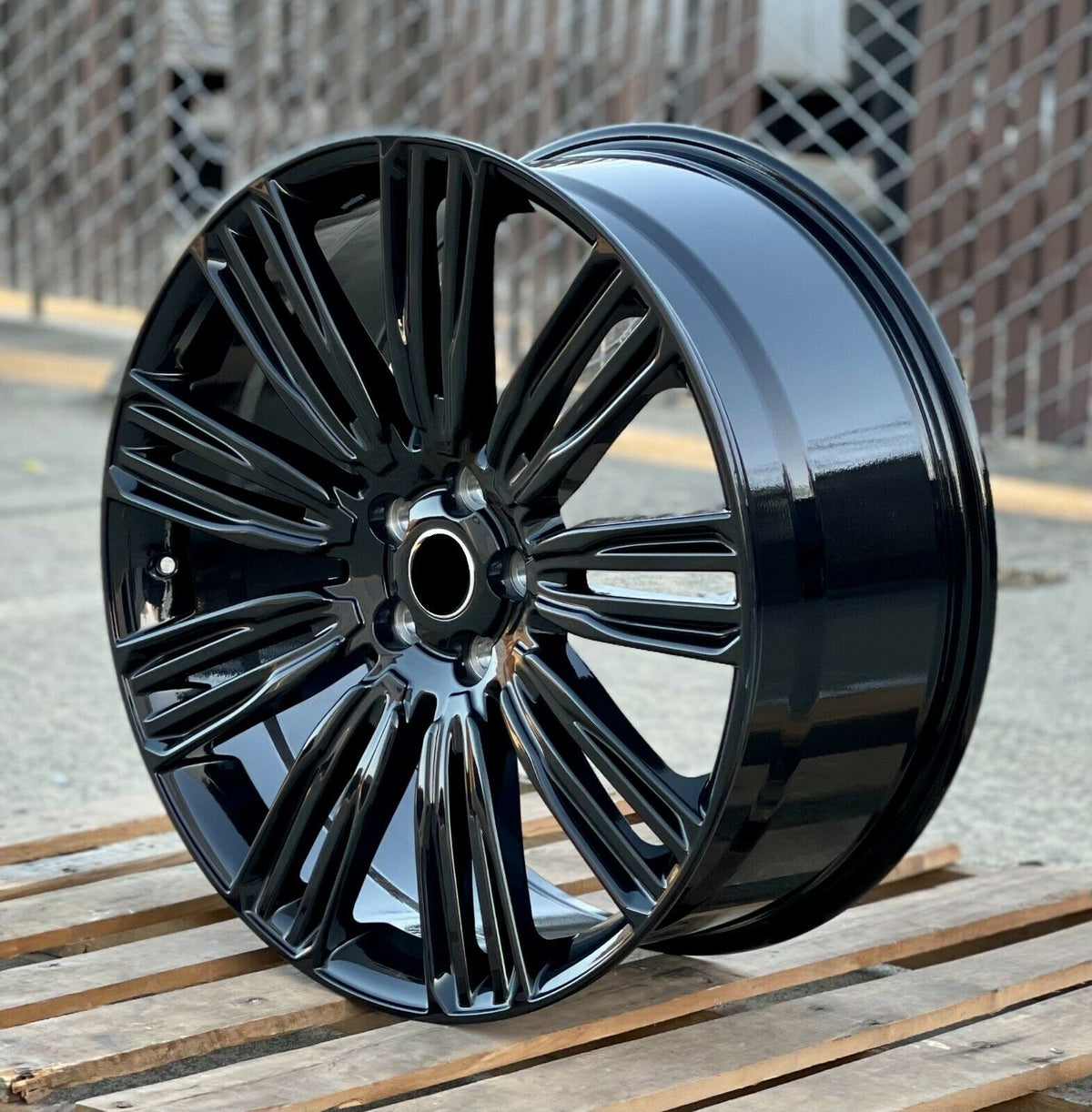 22-inch OE Style Wheels in gloss black for Range Rover Defender, Discovery, LR3, LR4, HSE Sport, SVR, Supercharged, and Autobiography.