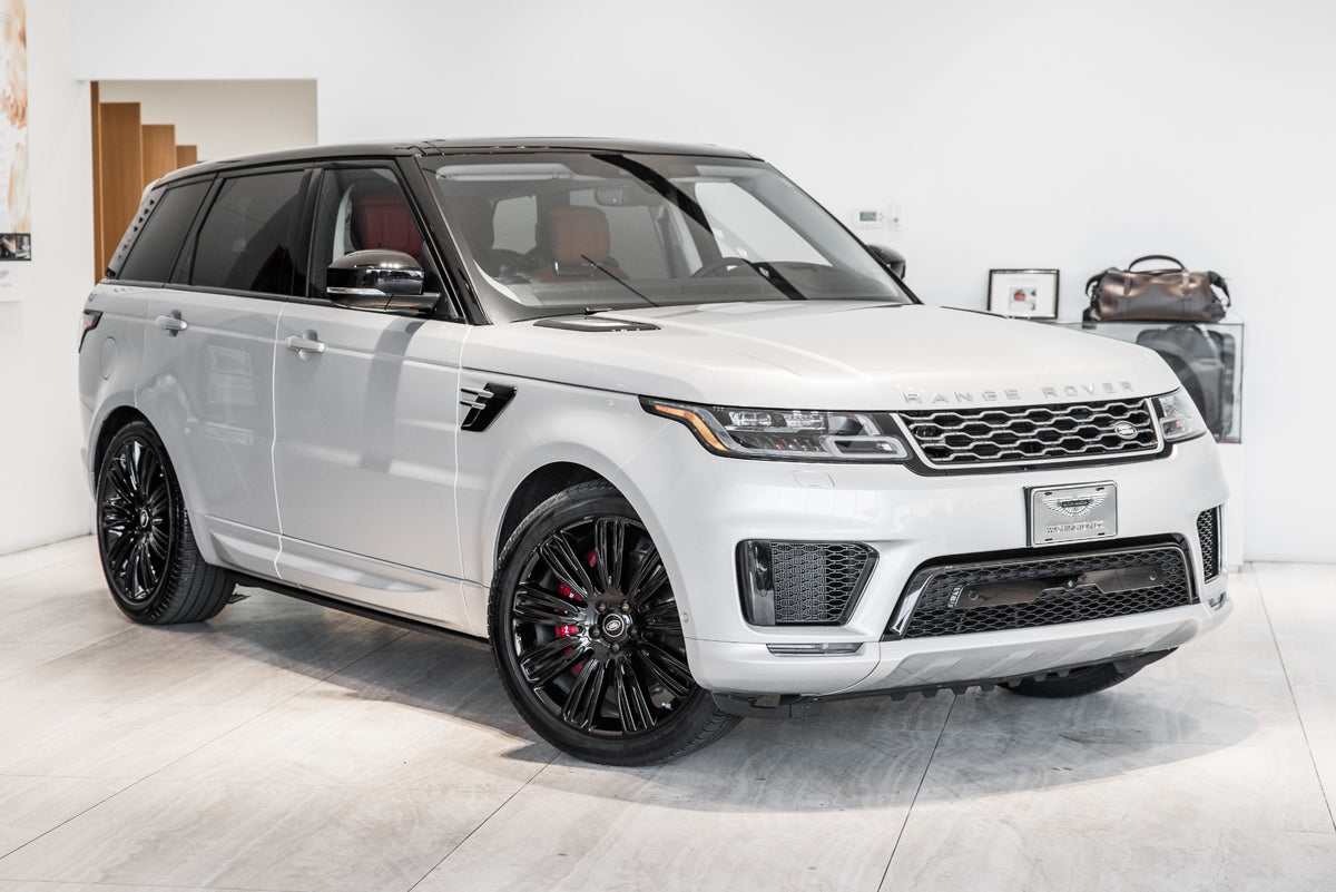 22-inch gloss black OE Style Wheels for Range Rover Defender, Discovery, LR3, LR4, HSE Sport, SVR, Supercharged, and Autobiography models.