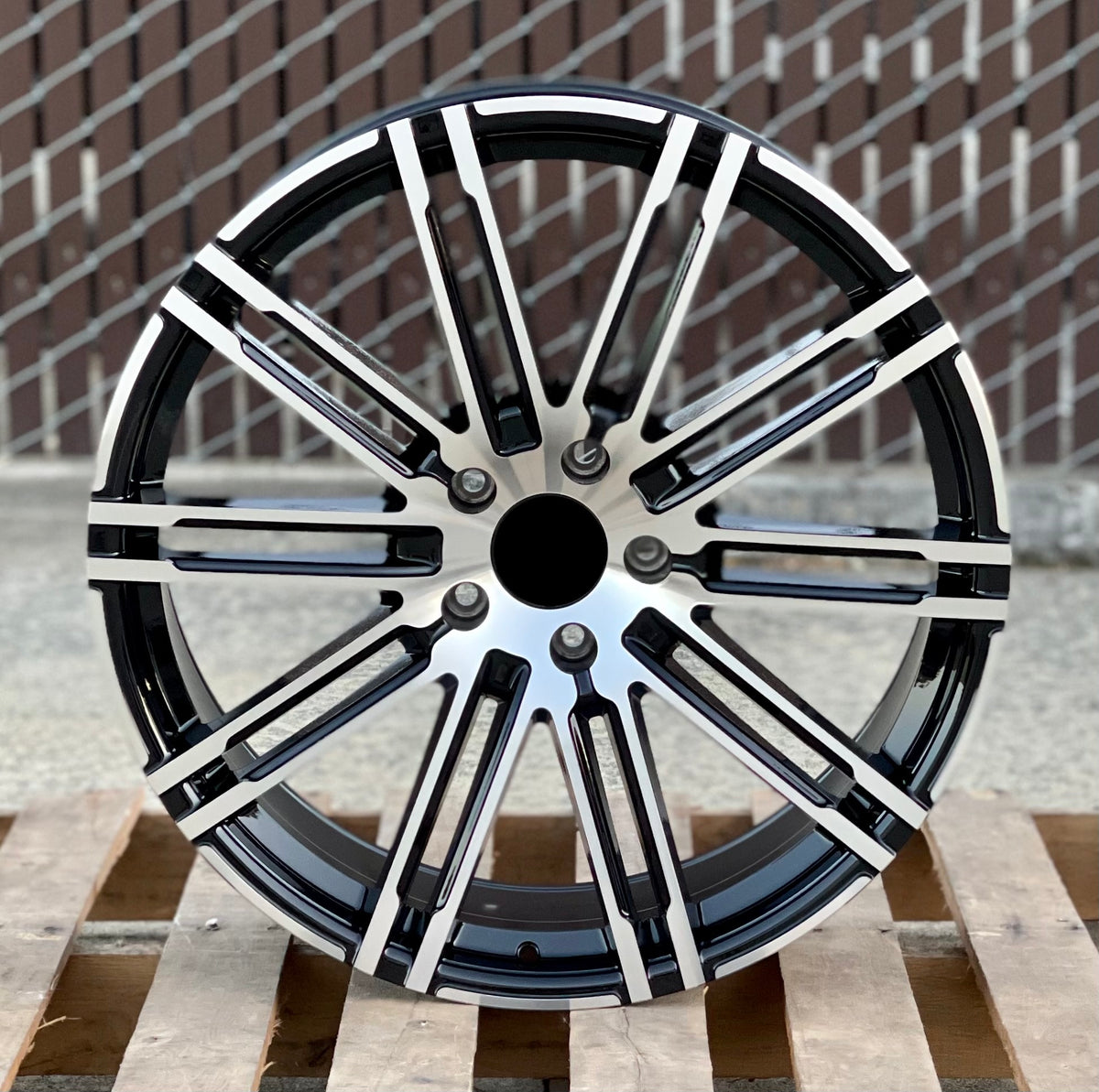 22-inch OE Style Wheels GTS black machined rims for Porsche Cayenne GTS Diesel Hybrid Turbo, automotive wheels with a sleek finish.