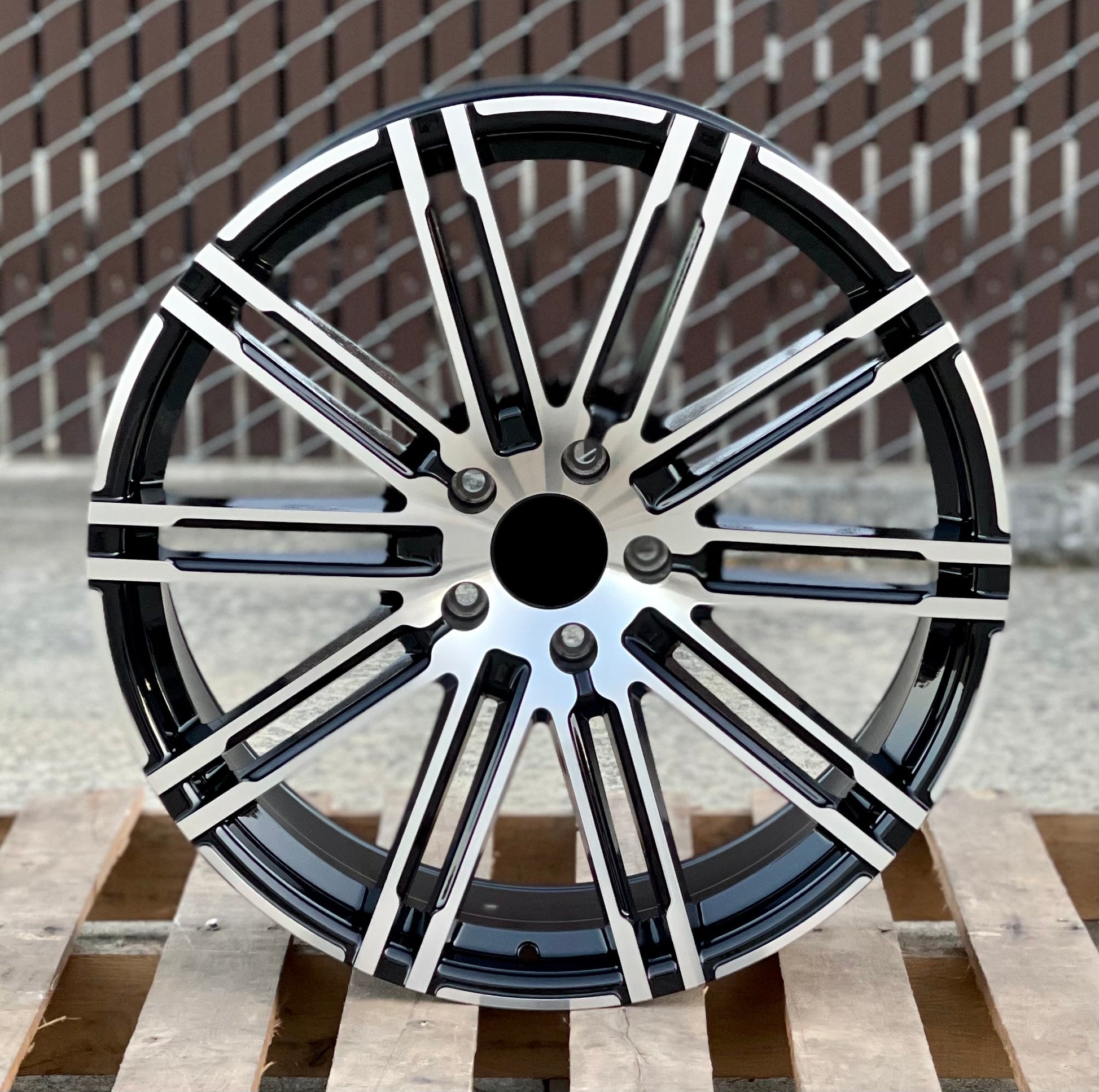 22-inch OE Style Wheels GTS black machined rims for Porsche Cayenne GTS Diesel Hybrid Turbo, automotive wheels with a sleek finish.