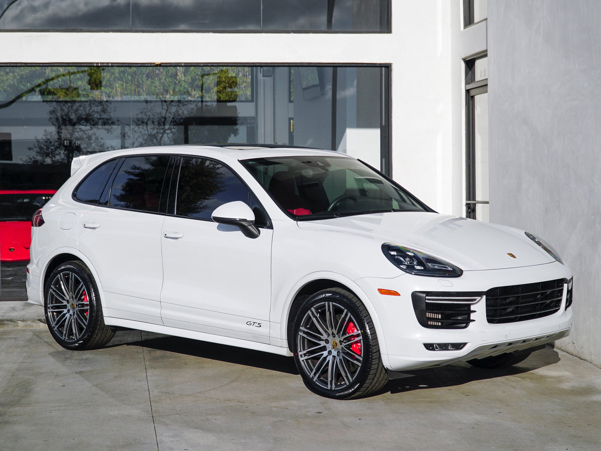 22-inch GTS style black machined wheels for Porsche Cayenne GTS Diesel Hybrid Turbo by OE Style Wheels, showcasing sleek automotive rims.