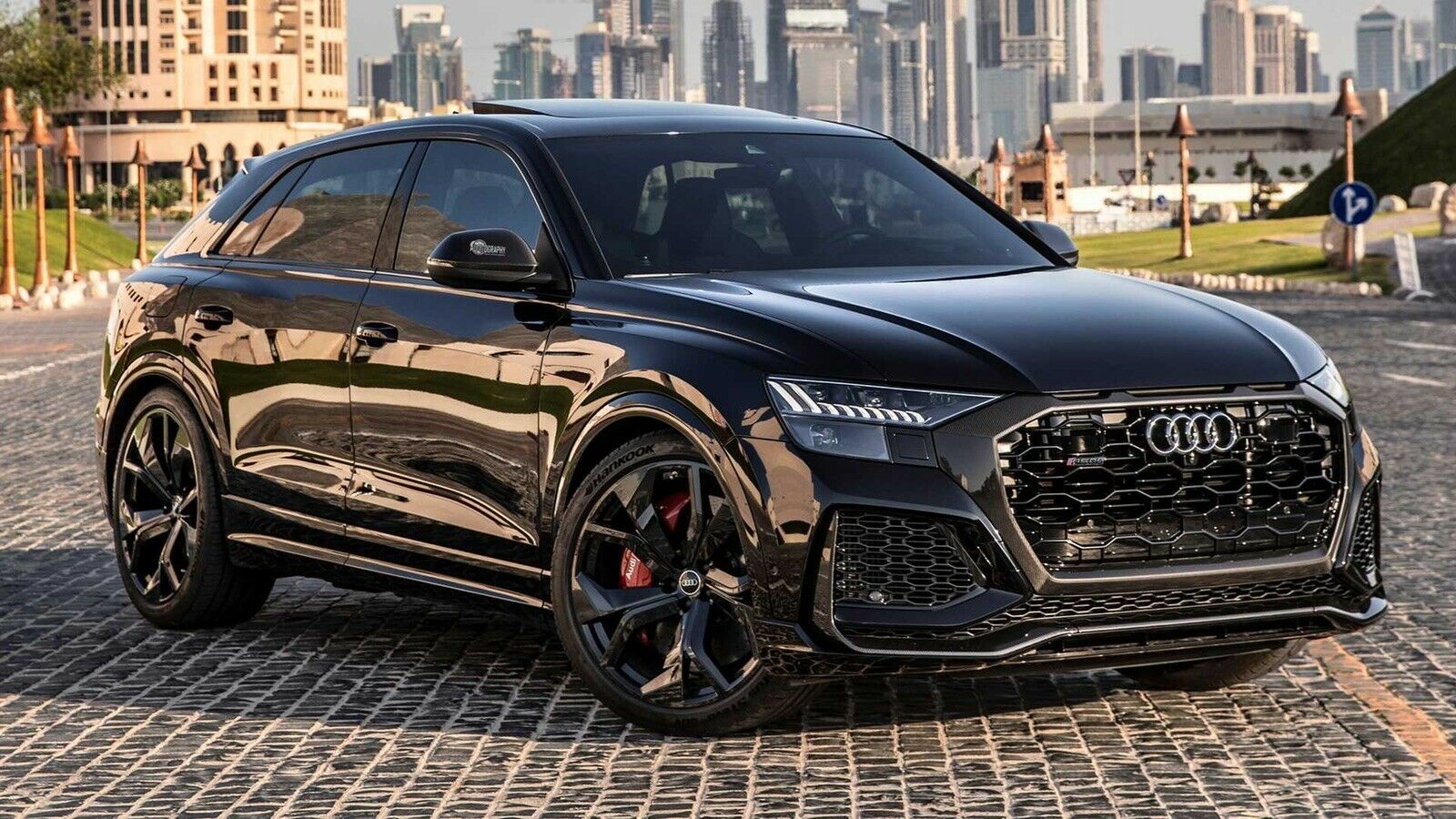 22-inch OE Style RS gloss black wheels for Audi A7, S7, Q5, Q7, Q8, SQ7, RSQ8, and Etron SUV models.