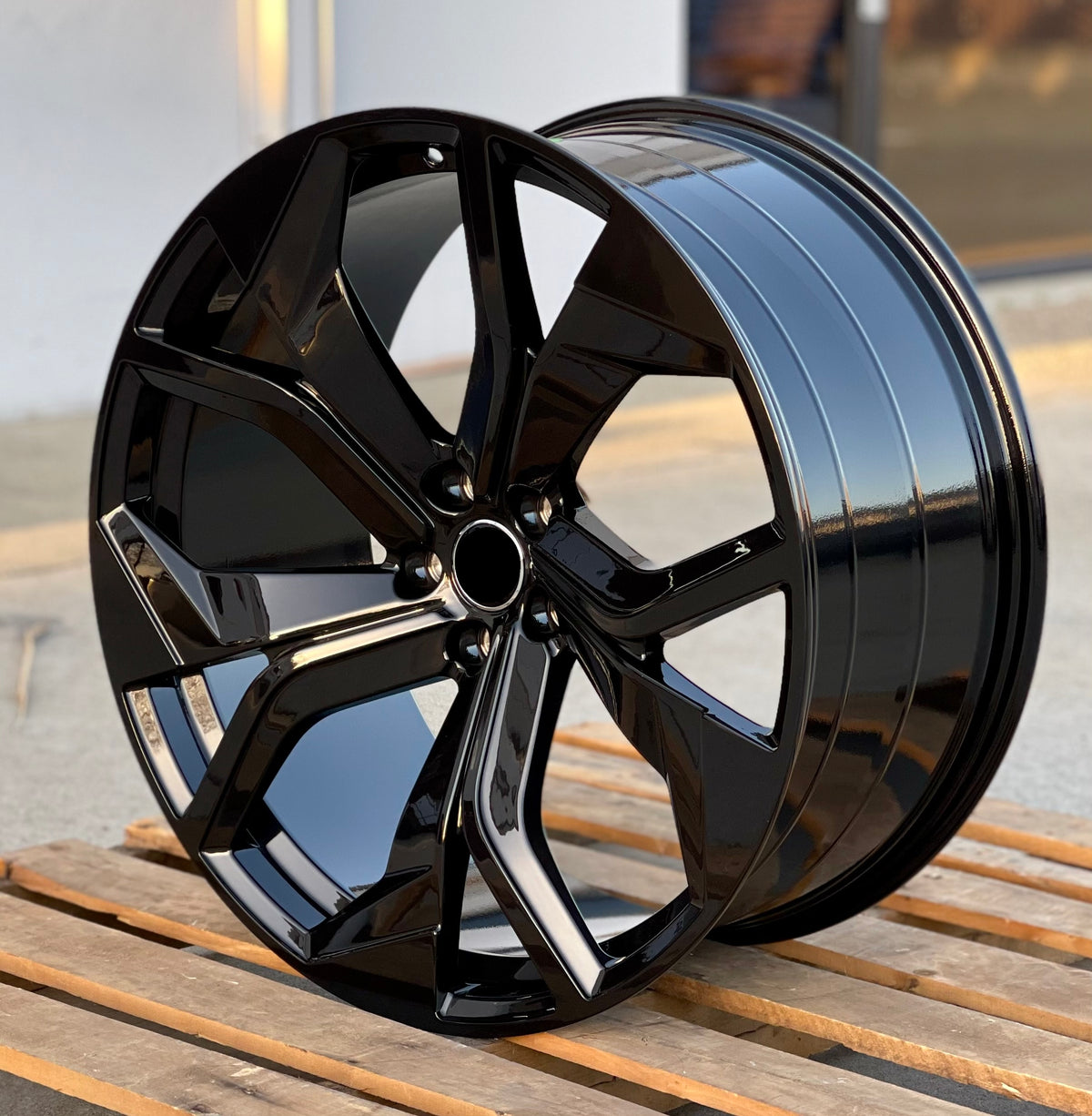 22-inch OE Style RS gloss black wheels for Audi A7, S7, Q5, Q7, Q8, SQ7, RSQ8, and E-Tron vehicles.
