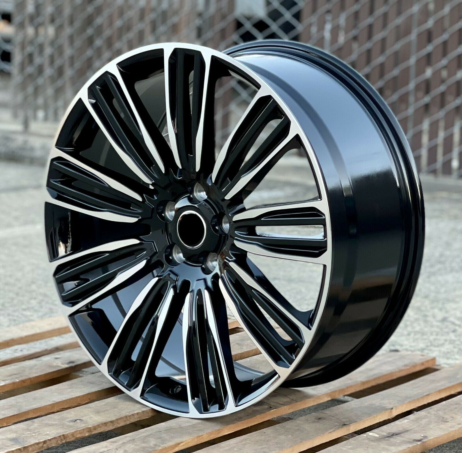 24-inch OE Style Wheels in black machined finish, fitting Range Rover Evoque S SE and Velar S SE, showcasing sleek automotive rims.