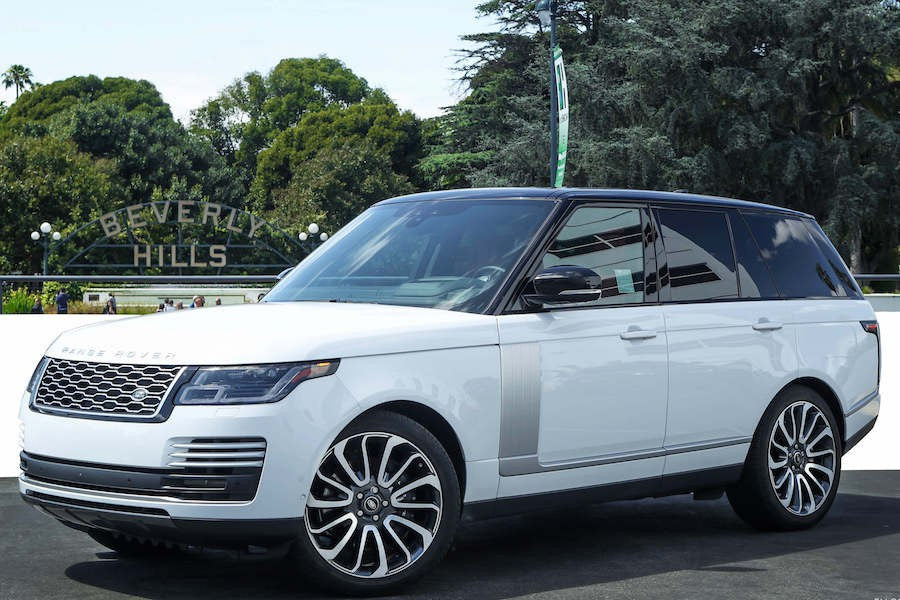 22-inch OE Style Black Machined Autobiography wheels on a Range Rover Defender, Discovery, LR3, LR4, HSE, Sport, SVR, or Supercharged model